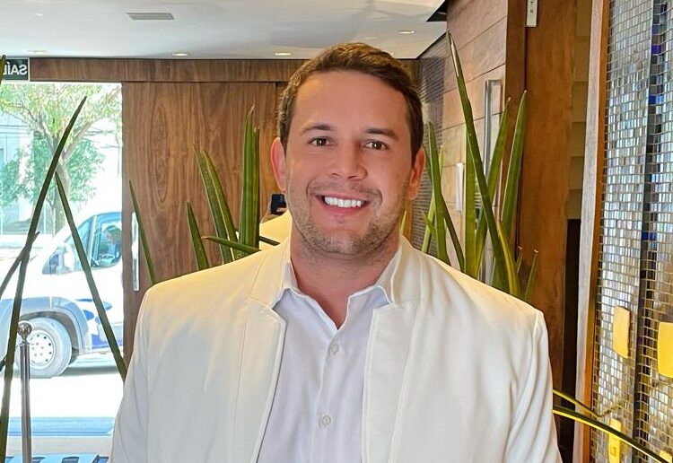 Dr. Cássio Caetano